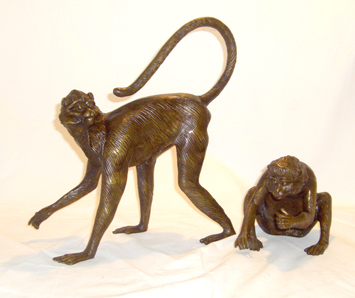 Couple spider monkey bronze