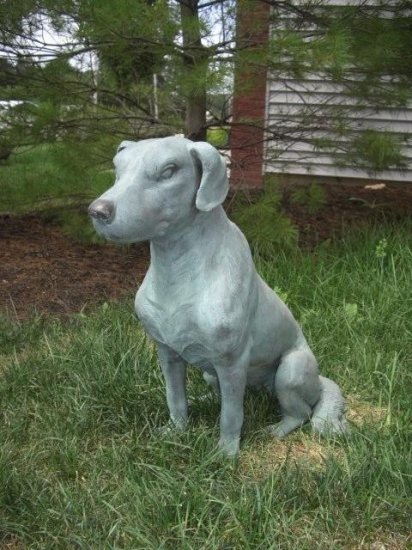 Bronze Sitting Labrador - Click Image to Close