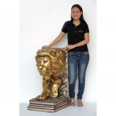 Lion Stand Lion Stand
