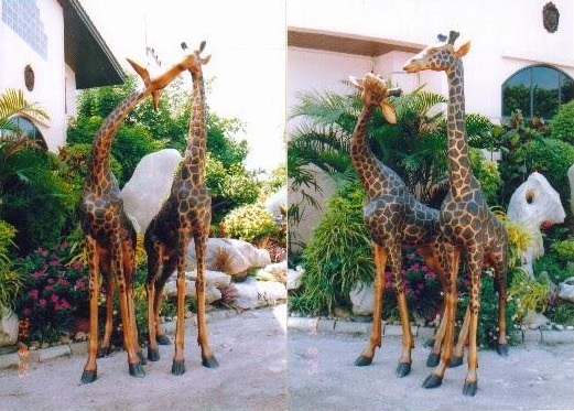 Bronze Pair of Big Giraffes - Click Image to Close
