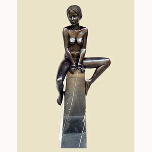 Bronze sitting Female - Click Image to Close