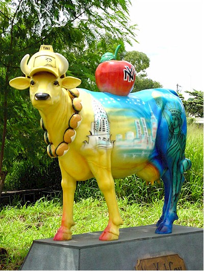 Moo York Cow (with or without Horns) - Click Image to Close